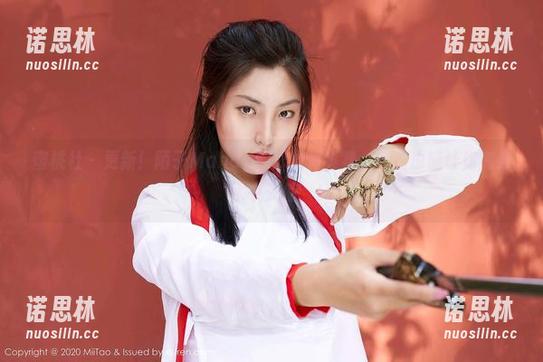 蜜桃社 - 更新！陌子Mandy的泳池写真集，躺着也能让你变身‘水中天使’！