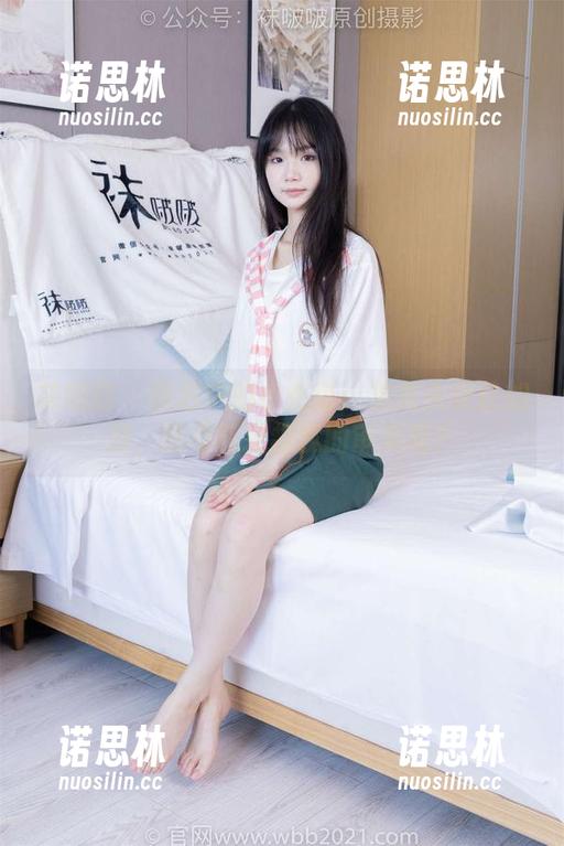 袜啵啵-小甜豆 袜啵啵 - 图包中的小甜豆:贝壳头板鞋加持,能不能拯救我的审美呢?
