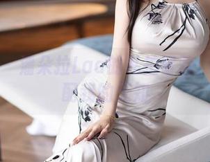 语画界 – 潘朵拉Laa的私拍冒险：白裙搭配我的无知