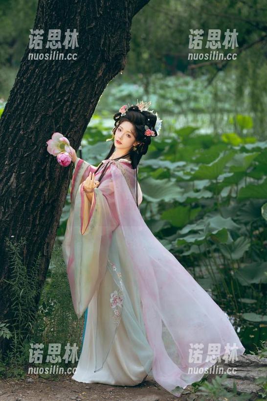 雯妹不讲道理 当雯妹不讲道理遇上万圣节:高清写真,鬼魅中透着点俏皮!