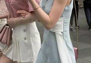 魔镜街拍 – 这厮又来了，艾小青女王写真，谁敢站出来挑战？