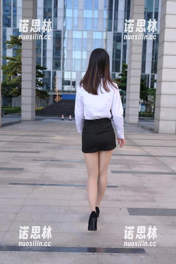 魔镜街拍-萌宝儿 魔镜街拍 - 惊喜的形状,萌宝儿的哈哈镜显现:不看后悔的肉丝裙合集!