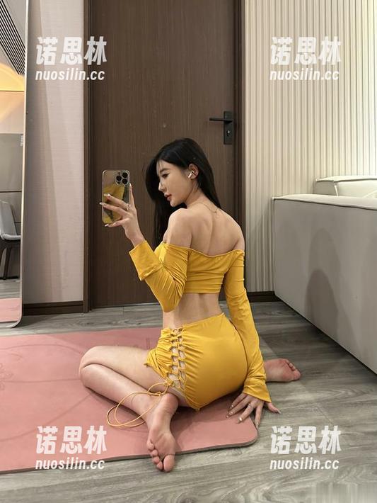 黎允熙 微密圈 - 行走于节日的黎允熙:写真合集,真的是那么让人咋舌